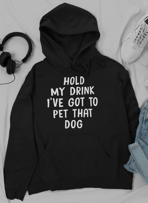 Halte mal mein Getränk – ich muss diesen Hund streicheln!
